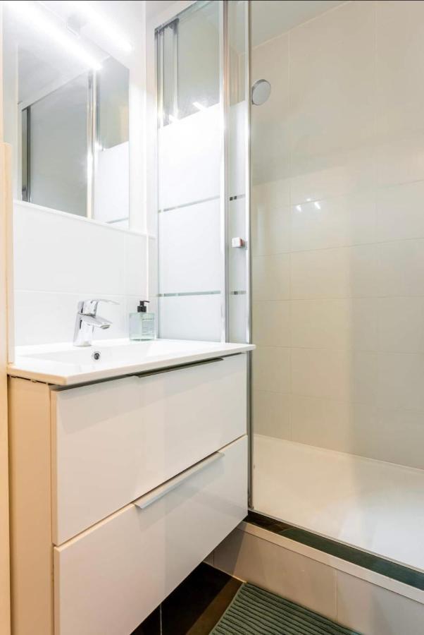 Abbesses - Superbe Appartement Avec Cheminees Paris Exterior foto