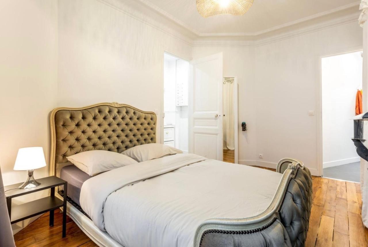 Abbesses - Superbe Appartement Avec Cheminees Paris Exterior foto